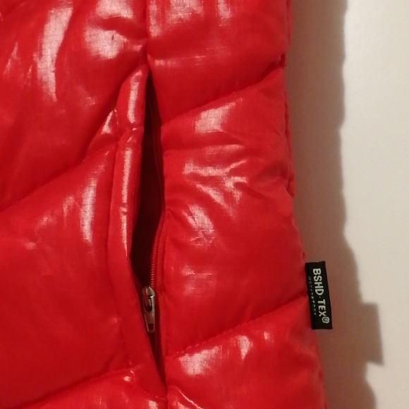 Like-new Goretex-like waterproof puffy vest - Picture 2 of 6